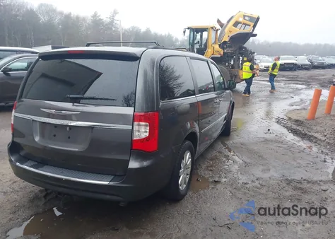 2016 Chrysler Town & Country Touring z USA, uszkodzony, nr VIN 2C4RC1BG9GR254708